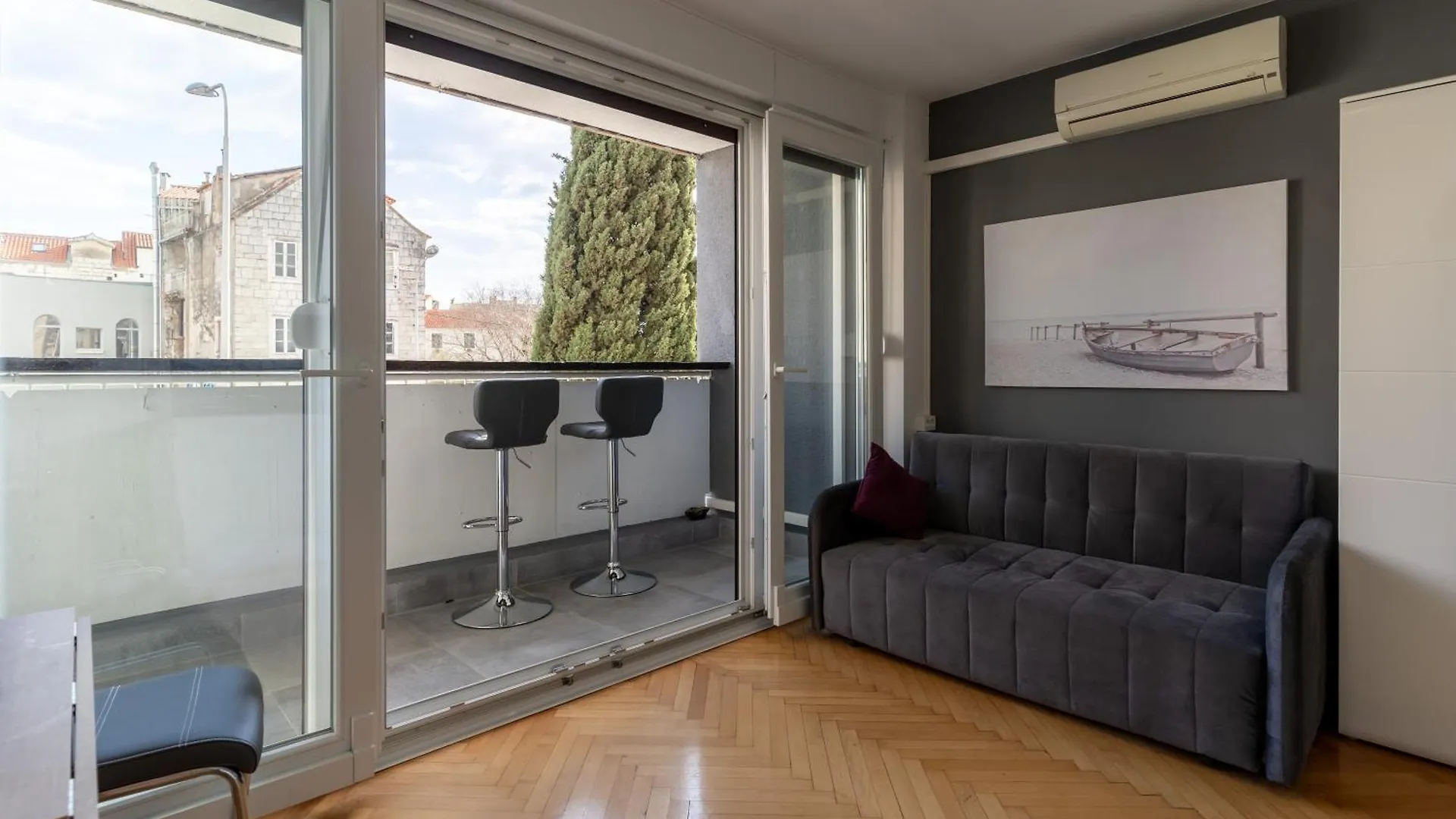 Royal Luxe Apartment Split 0*,